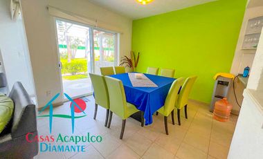 Terraza con salida a la alberca del clúster. Condominio con club de playa