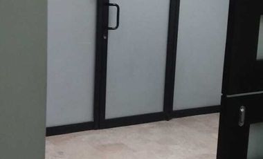 OFICINA EN RENTA EN EDIFICIO DE LA AV GOMEZ MORIN