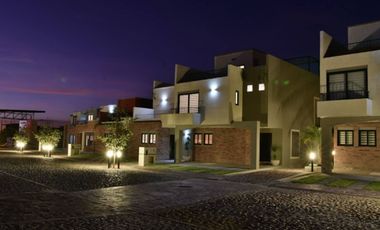 Casa en residencial con campo de golf, casa club con alberca y jacuzzi, venta Zirandaro, San Miguel de Allende.