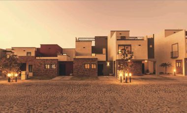 Casa en residencial con campo de golf, casa club con alberca y jacuzzi, venta Zirandaro, San Miguel de Allende.