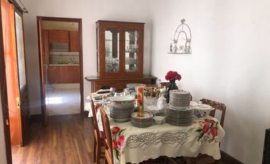 VENTA DE DOS LOCALES CON CASA EN ZONA CENTRO