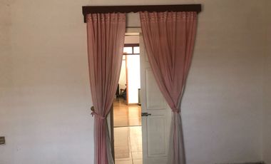 VENTA DE DOS LOCALES CON CASA EN ZONA CENTRO