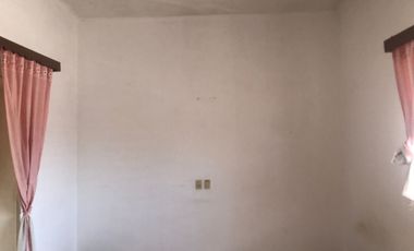 VENTA DE DOS LOCALES CON CASA EN ZONA CENTRO