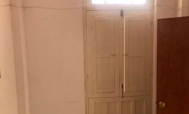 VENTA DE DOS LOCALES CON CASA EN ZONA CENTRO