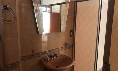 VENTA DE DOS LOCALES CON CASA EN ZONA CENTRO