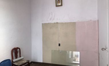 VENTA DE DOS LOCALES CON CASA EN ZONA CENTRO