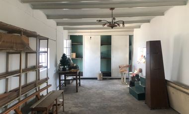 VENTA DE DOS LOCALES CON CASA EN ZONA CENTRO