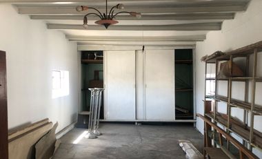 VENTA DE DOS LOCALES CON CASA EN ZONA CENTRO