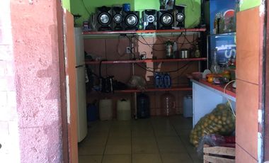 VENTA DE DOS LOCALES CON CASA EN ZONA CENTRO