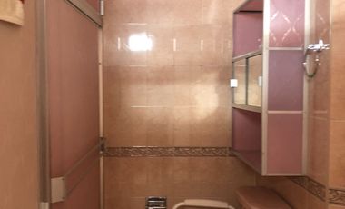 VENTA DE DOS LOCALES CON CASA EN ZONA CENTRO