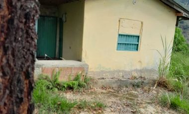 TE VENDO ESTA HUMILDE CASA FINCA EN BARBOSA ANTIOQUIA.