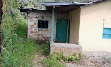 TE VENDO ESTA HUMILDE CASA FINCA EN BARBOSA ANTIOQUIA.
