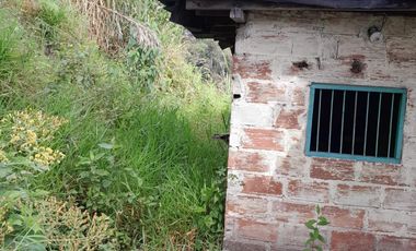 TE VENDO ESTA HUMILDE CASA FINCA EN BARBOSA ANTIOQUIA.