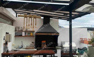 ESPECTACULAR !! TOWNHOUSE/ TRIPLEX