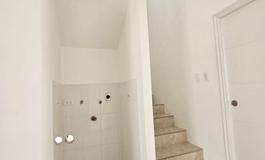 Venta de casa cuatro dormtorios  en manantial etapa de casaLaguna- Vial 1