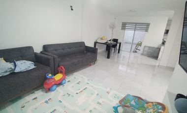 SE ALQUILA CASA EN CASA LAGUNA - AV. LEON FEBRESCORDERO