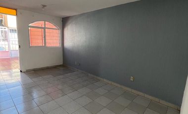 CASA EN RENTA EXCELENTE UBICACION