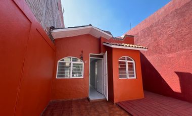 CASA EN RENTA EXCELENTE UBICACION