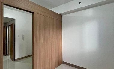 FOR SALE/RENT 1 BEDROOM WITH BALCONY CONDO IN MAKATI NEAR BGC AND MRT
