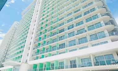 28+ SQM. 1-BEDROOM STAYCATION CONDO UNIT (18TH FLOOR) AT AZURE URBAN RESORT RESIDENCES IN PARANAQUE CITY NEAR SM CITY BICUTAN - NAIA / MANILA INT'L AI