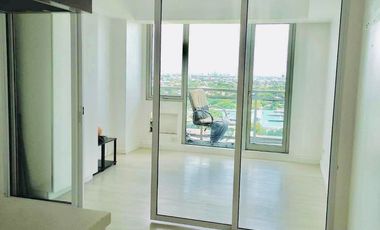 28+ SQM. 1-BEDROOM STAYCATION CONDO UNIT (18TH FLOOR) AT AZURE URBAN RESORT RESIDENCES IN PARANAQUE CITY NEAR SM CITY BICUTAN - NAIA / MANILA INT'L AI