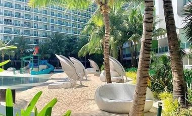 28+ SQM. 1-BEDROOM STAYCATION CONDO UNIT (18TH FLOOR) AT AZURE URBAN RESORT RESIDENCES IN PARANAQUE CITY NEAR SM CITY BICUTAN - NAIA / MANILA INT'L AI