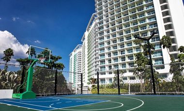 28+ SQM. 1-BEDROOM STAYCATION CONDO UNIT (18TH FLOOR) AT AZURE URBAN RESORT RESIDENCES IN PARANAQUE CITY NEAR SM CITY BICUTAN - NAIA / MANILA INT'L AI