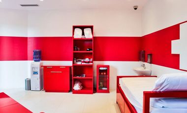 28+ SQM. 1-BEDROOM STAYCATION CONDO UNIT (18TH FLOOR) AT AZURE URBAN RESORT RESIDENCES IN PARANAQUE CITY NEAR SM CITY BICUTAN - NAIA / MANILA INT'L AI