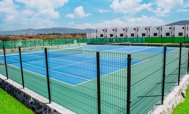 CASA EN VENTA EN FRACCIONAMIENTO A 15 MINUTOS DE CUERNAVACA, CON ALBERCA, CANCHAS DEPORTIVAS, PET PARK