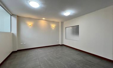 Terreno en venta frente al centro de Matriculación vEHICULAR