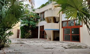 Edificio en Venta  de 1,435 M2 en Chuburna Hidalgo, Mérida Yucatán. ubicacion de privilegio