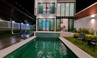Casa VILLA DEL SOL en venta con jardín y alberca climatizada con excelente clima en Tonatico EDOMEX