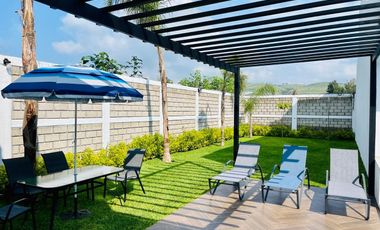 Casa VILLA DEL SOL en venta con jardín y alberca climatizada con excelente clima en Tonatico EDOMEX