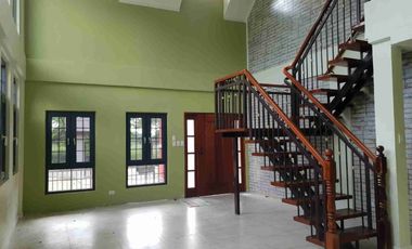 The 4 Bedroom House with Golf Course View in Orchard Golf Residences