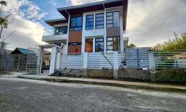 TAGAYTAY HOUSE AND LOT WITH SWIMMING POOL FOR SALE!