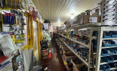 Se vende Propiedad con Ferretería para Inversión en Paillaco, Región de Los Ríos.