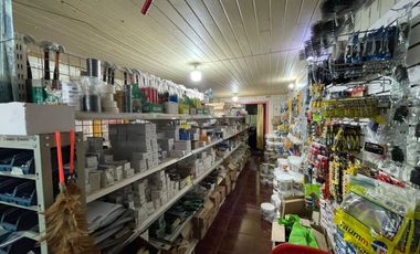 Se vende Propiedad con Ferretería para Inversión en Paillaco, Región de Los Ríos.