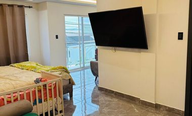 En venta casa de 5 dormitorios con piscina en urb. La Joya. (JP).