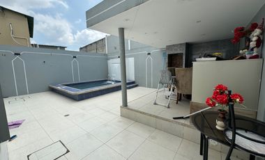 En venta casa de 5 dormitorios con piscina en urb. La Joya. (JP).