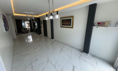 En venta casa de 5 dormitorios con piscina en urb. La Joya. (JP).