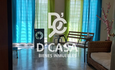 CÉNTRICA CASA CON DEPARTAMENTO EN VENTA