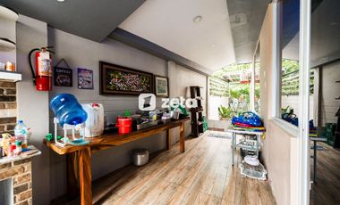 Corner Lot House for Sale in Westwoods