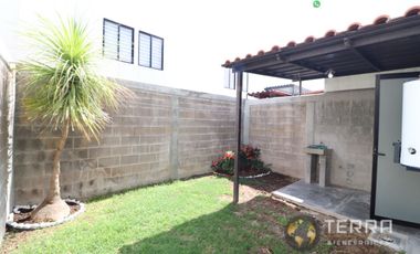 RENTA Casa 🏡 , Amplia y Equipada en Cto Virrey, Fracc.  Alteza