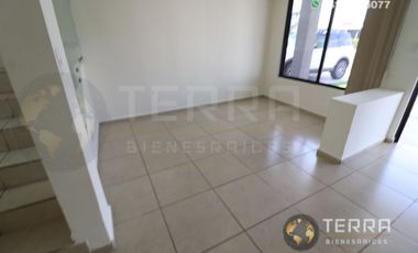 RENTA Casa 🏡 , Amplia y Equipada en Cto Virrey, Fracc.  Alteza