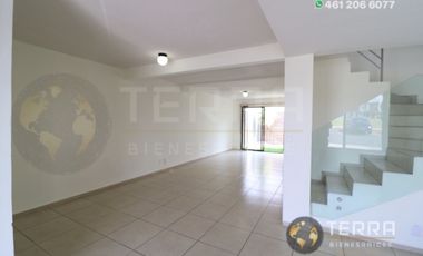 RENTA Casa 🏡 , Amplia y Equipada en Cto Virrey, Fracc.  Alteza