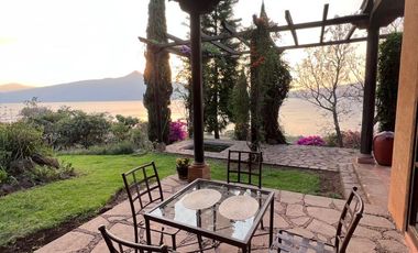CASA EN UCAZANAZTACUA LAGO DE PATZCUARO, MUY CERCA DE LA HACIENDA