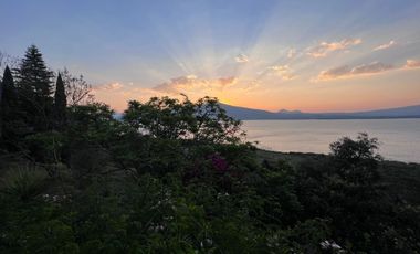 CASA EN UCAZANAZTACUA LAGO DE PATZCUARO, MUY CERCA DE LA HACIENDA