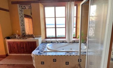 CASA EN UCAZANAZTACUA LAGO DE PATZCUARO, MUY CERCA DE LA HACIENDA
