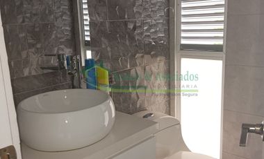 VENDEMOS HERMOSA CASA CON PISCINA EN CONDOMINIO EXCLUSIVO DE LA CIUDAD DE GIRARDOT.