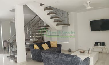 VENDEMOS HERMOSA CASA CON PISCINA EN CONDOMINIO EXCLUSIVO DE LA CIUDAD DE GIRARDOT.